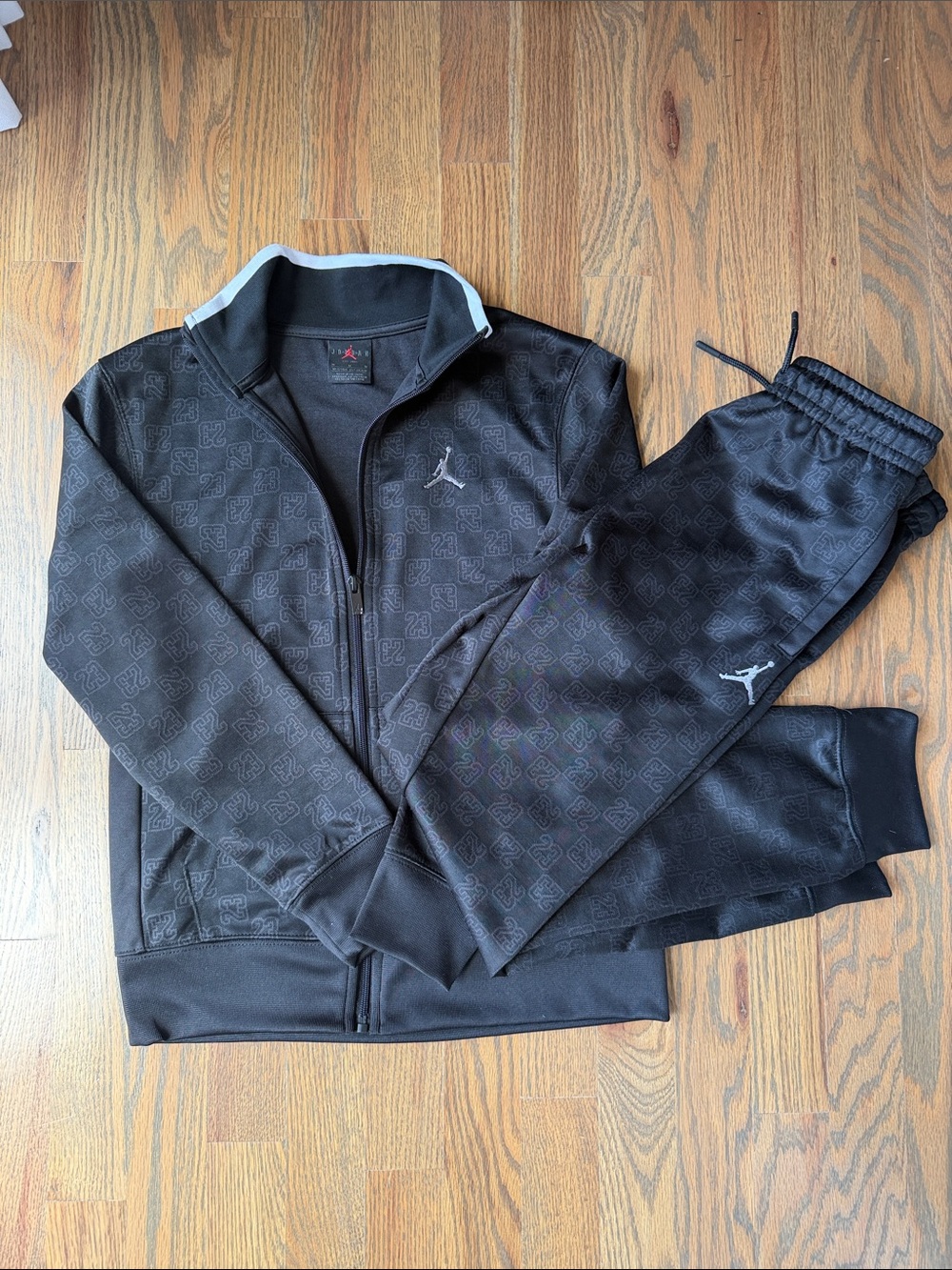 Nike Jordan Older Kids' Monogram Tracksuit Jacket - Polyester
Medium 8/10 - Picture 6 of 7